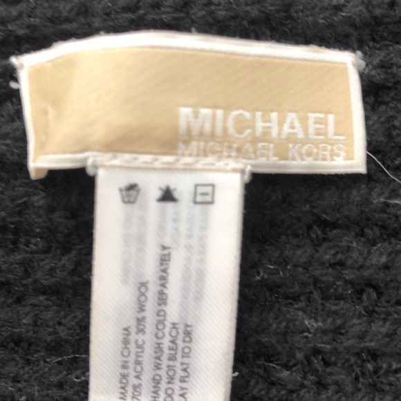 Michael Kors Neck Warmer - Picture 2 of 2